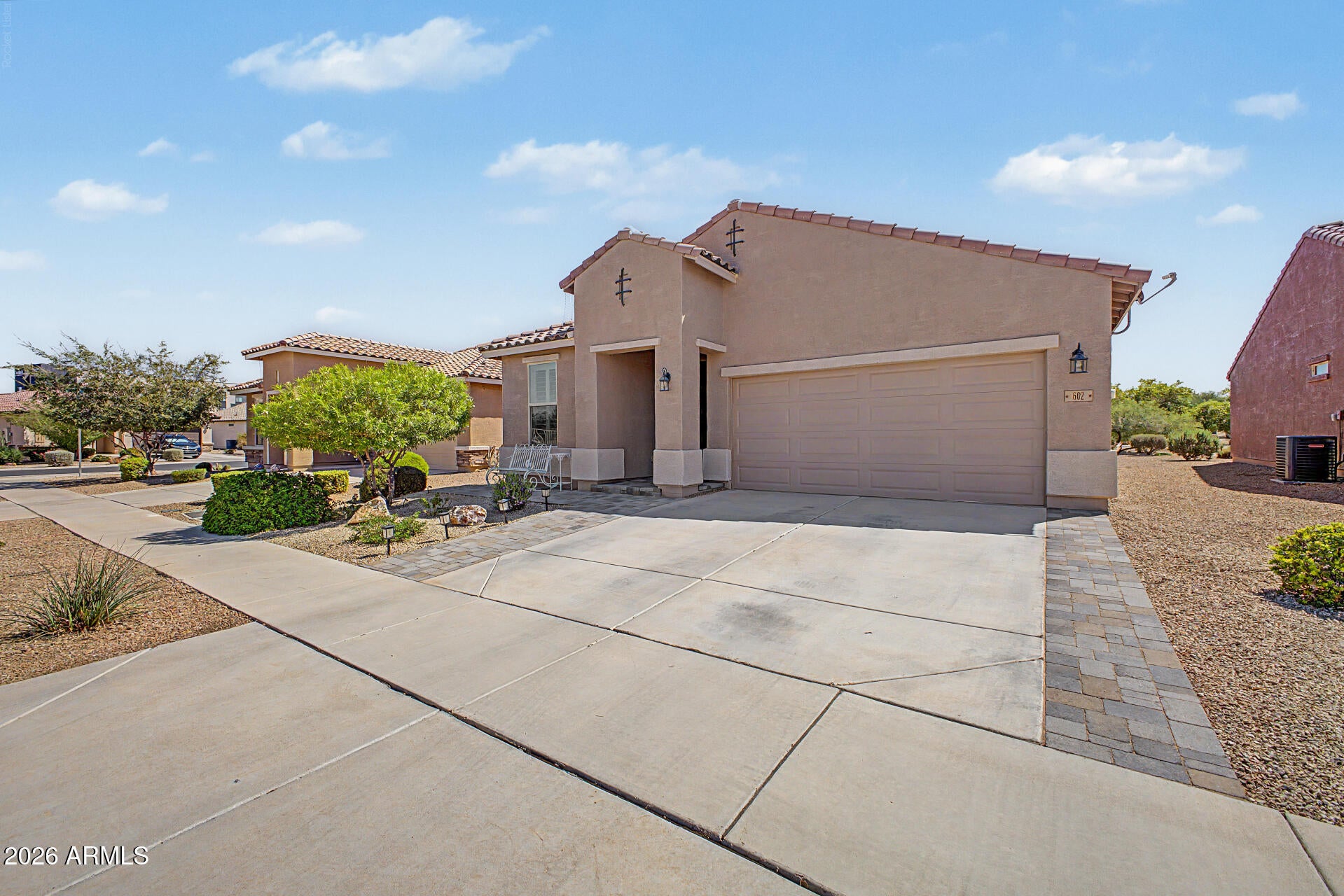 602 N Rainbow Way