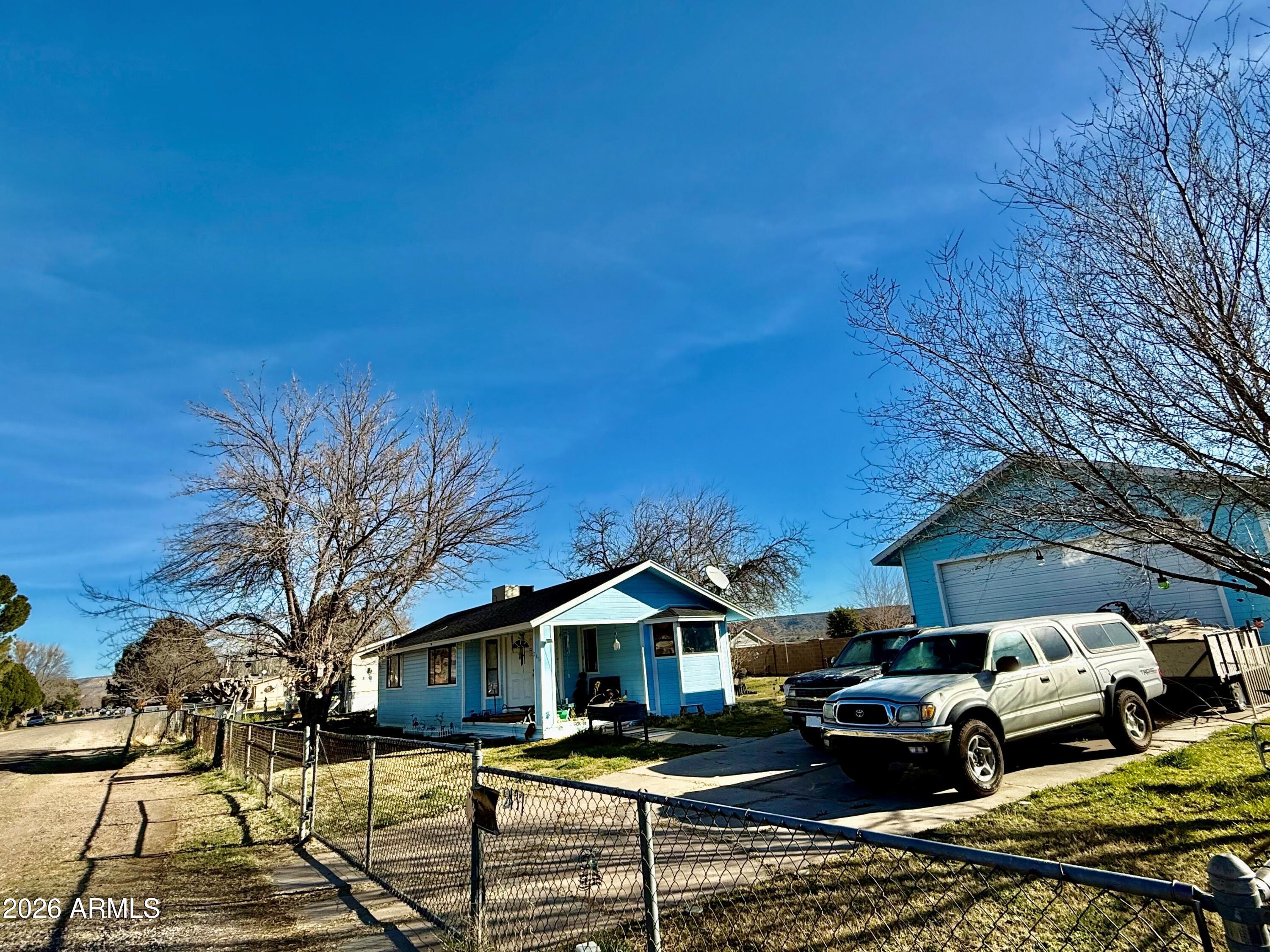 2437 N La Grande Drive E