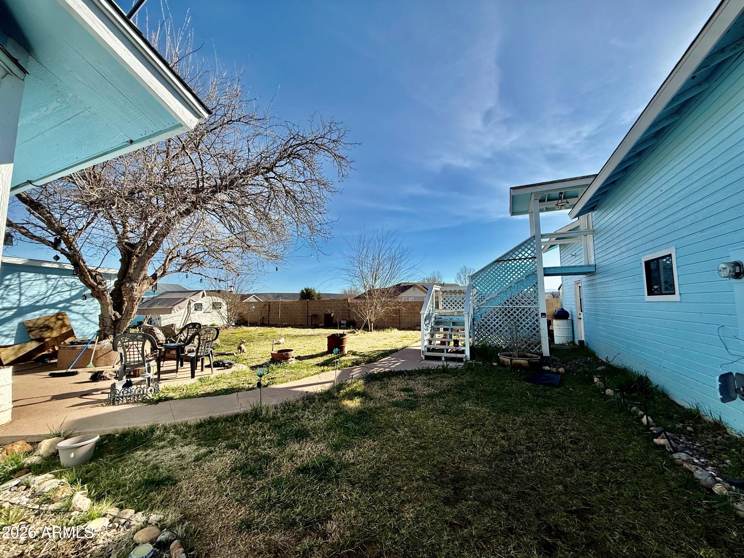 2437 N La Grande Drive E