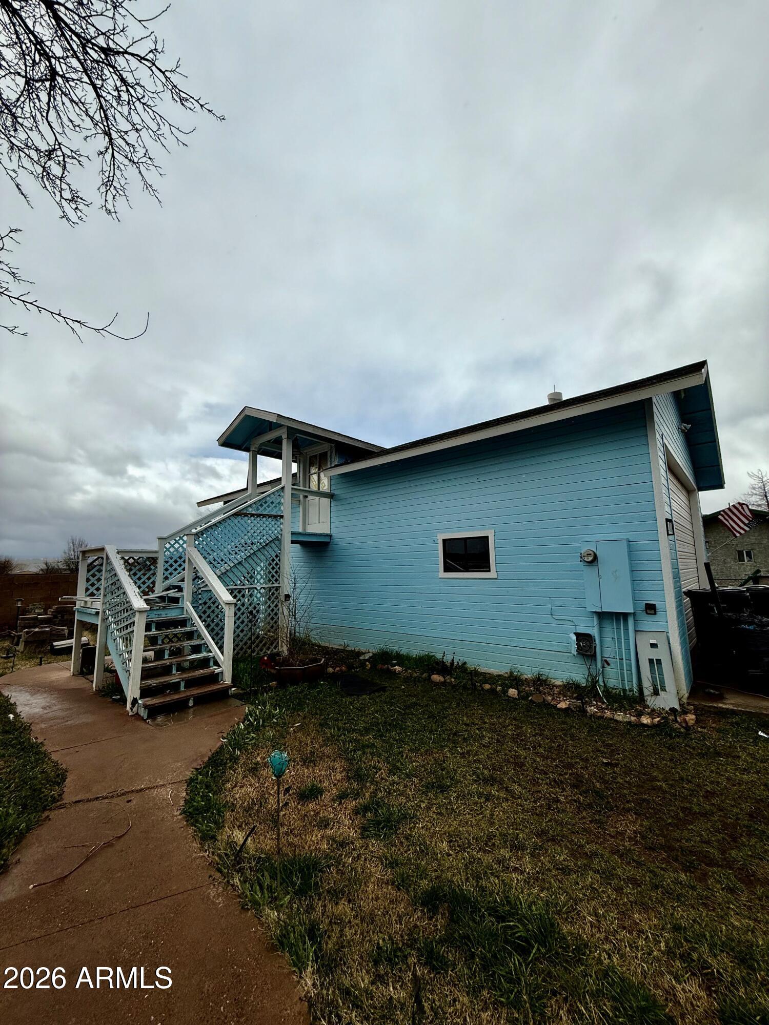 2437 N La Grande Drive E