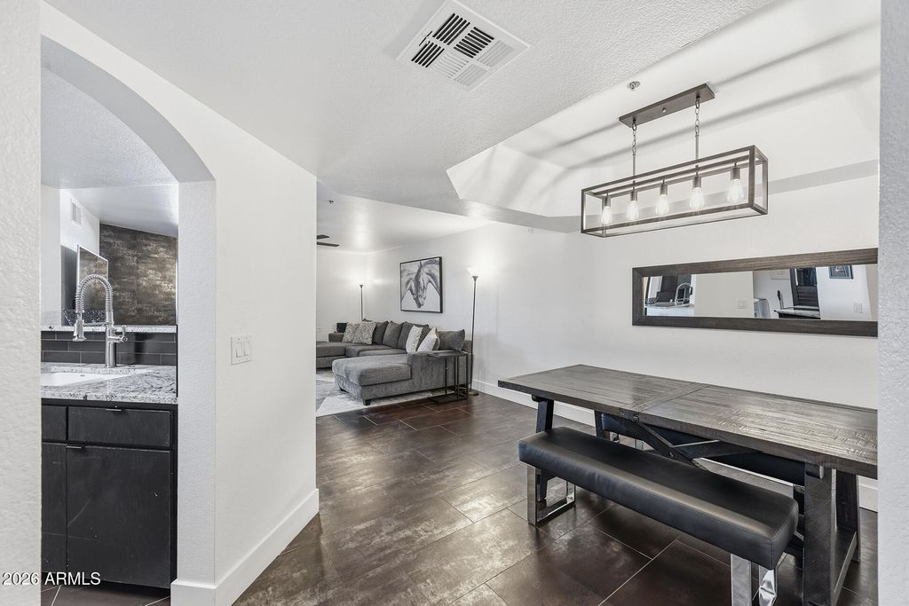 Photo of 5104 N 32nd Street #324, Phoenix, AZ 85018 (MLS # 7000206)