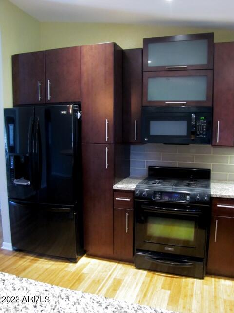 TRACT UNIT 115 AMD - Residential Lease