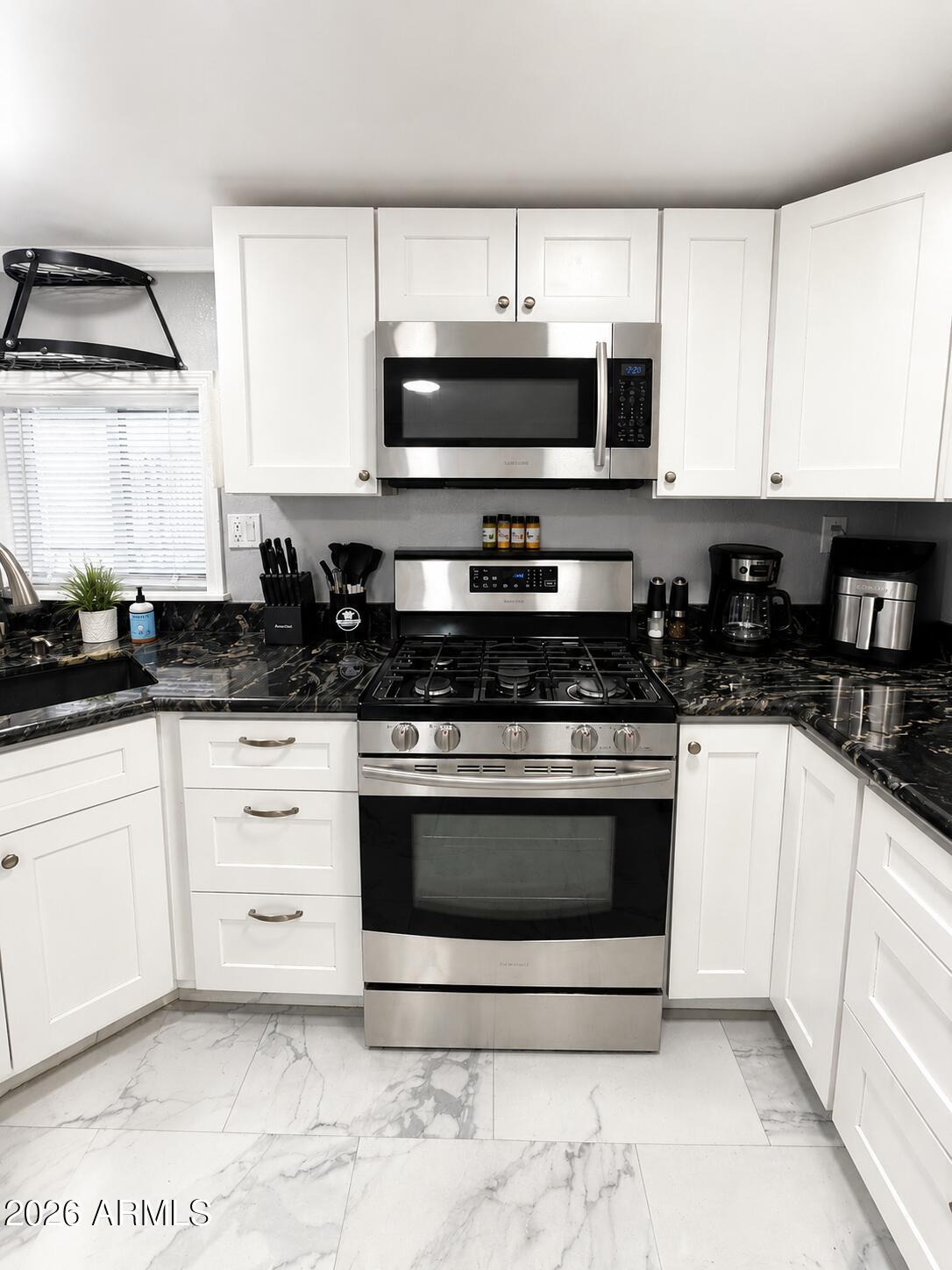 2050 W DUNLAP Avenue D54