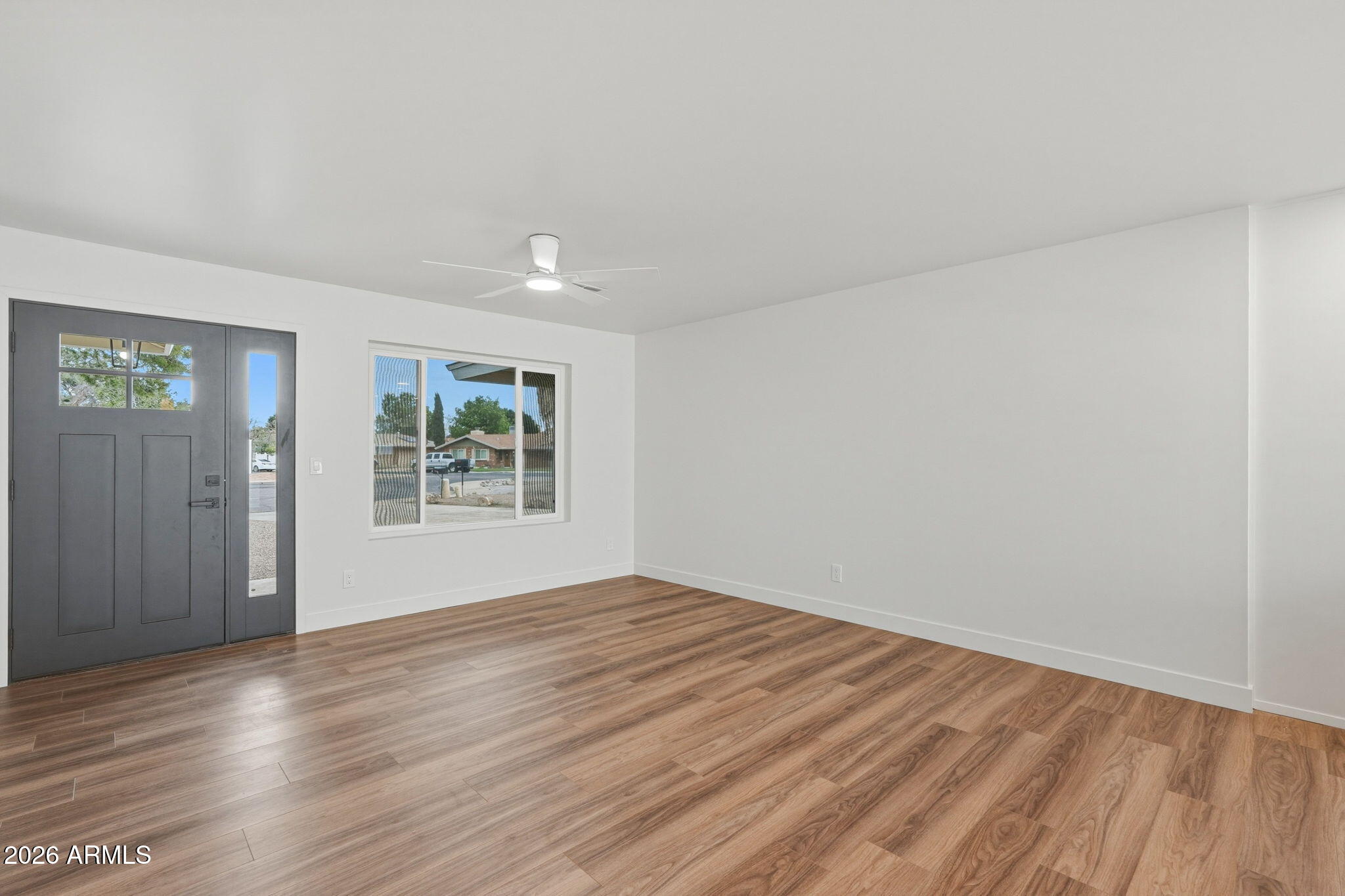 1304 E HACKAMORE Street