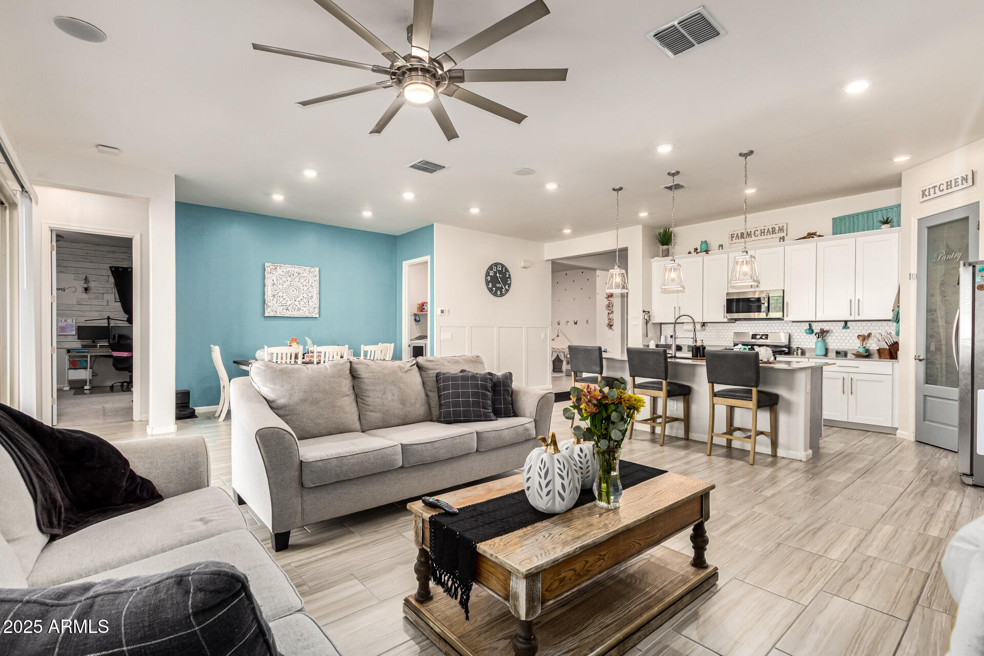 18522 W THISTLE LANDING Drive