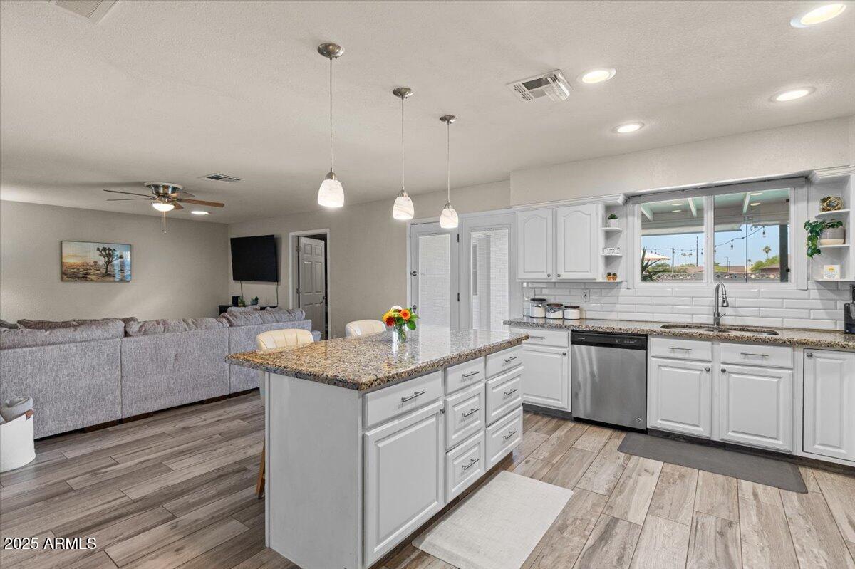 Mesa, Arizona 85203, United States, 4 Bedrooms Bedrooms, ,2 BathroomsBathrooms,Residential,Pending,155789