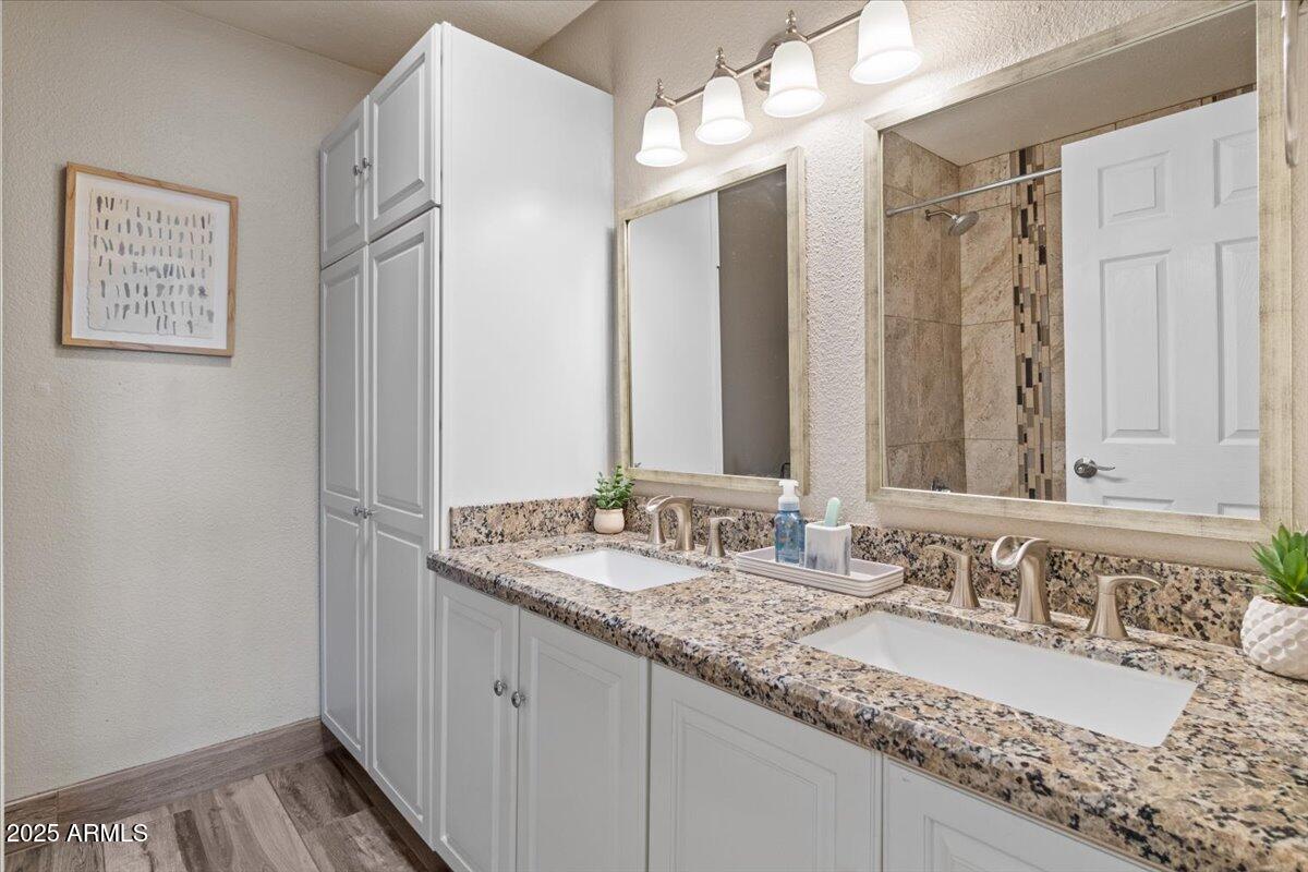 Mesa, Arizona 85203, United States, 4 Bedrooms Bedrooms, ,2 BathroomsBathrooms,Residential,Pending,155789