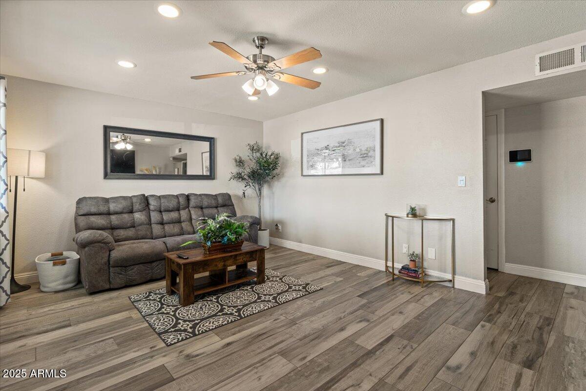 Mesa, Arizona 85203, United States, 4 Bedrooms Bedrooms, ,2 BathroomsBathrooms,Residential,Pending,155789