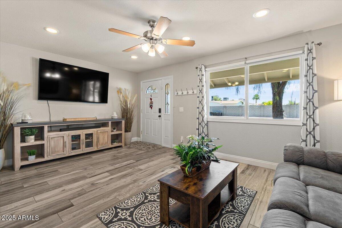 Mesa, Arizona 85203, United States, 4 Bedrooms Bedrooms, ,2 BathroomsBathrooms,Residential,Pending,155789