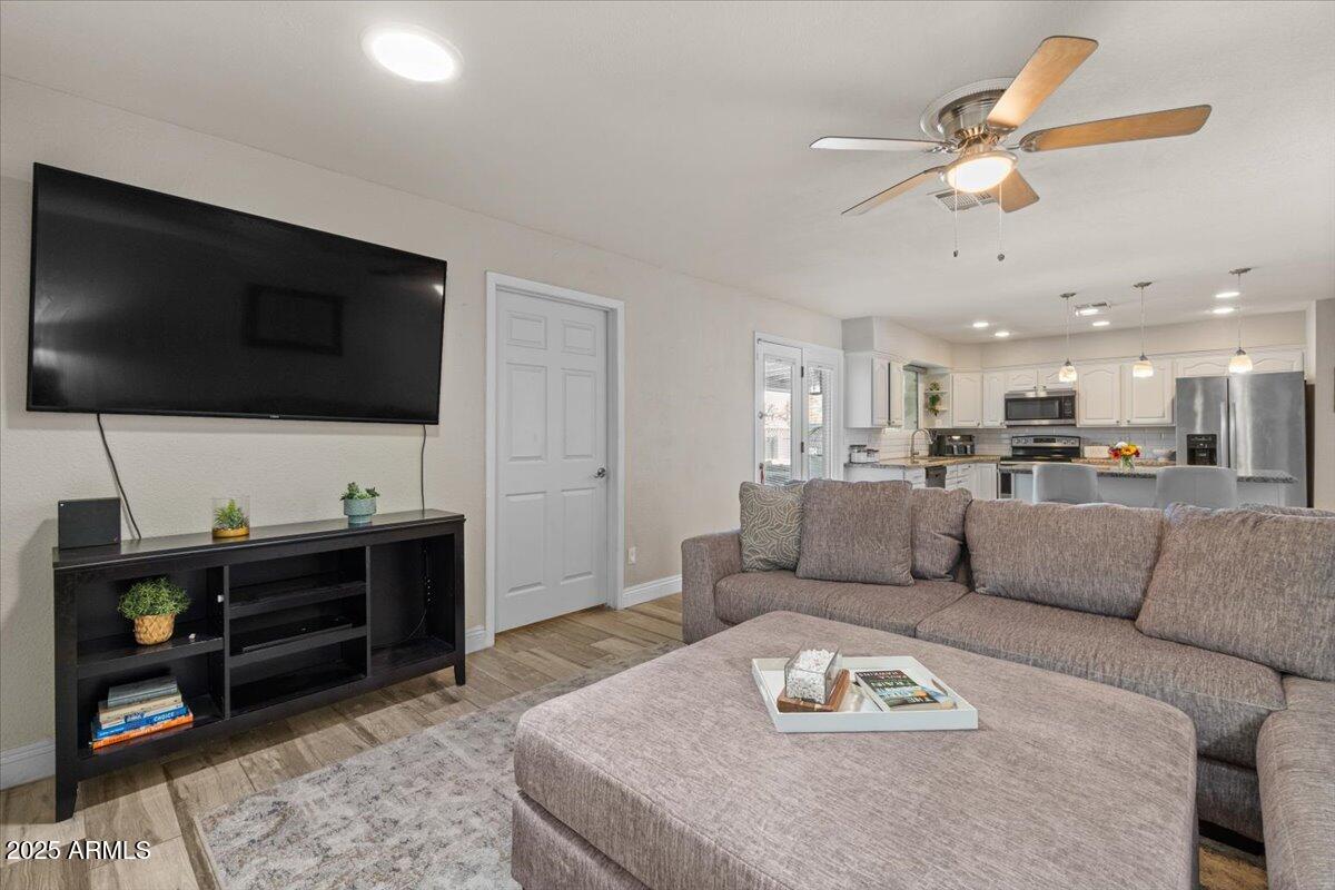 Mesa, Arizona 85203, United States, 4 Bedrooms Bedrooms, ,2 BathroomsBathrooms,Residential,Pending,155789