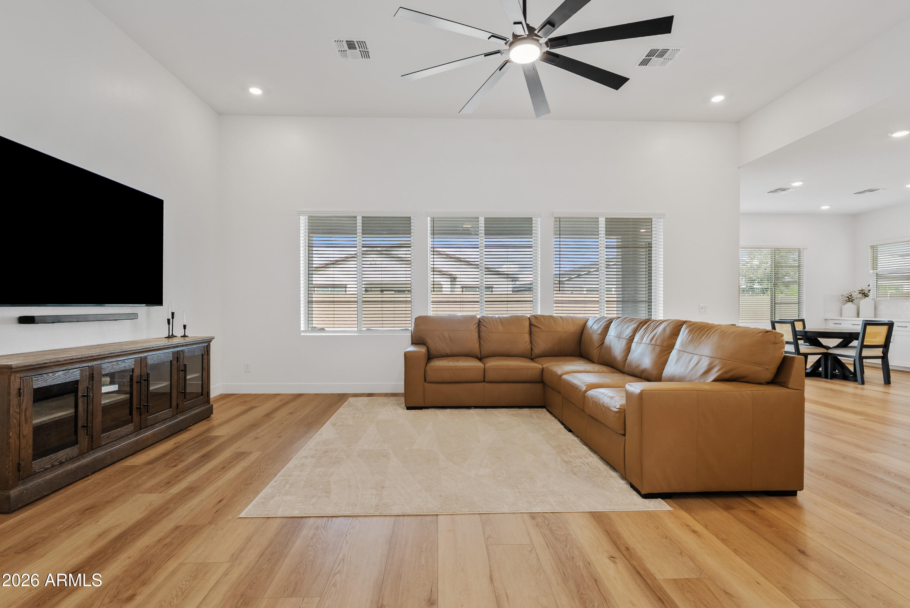 22668 E TWIN ACRES Drive