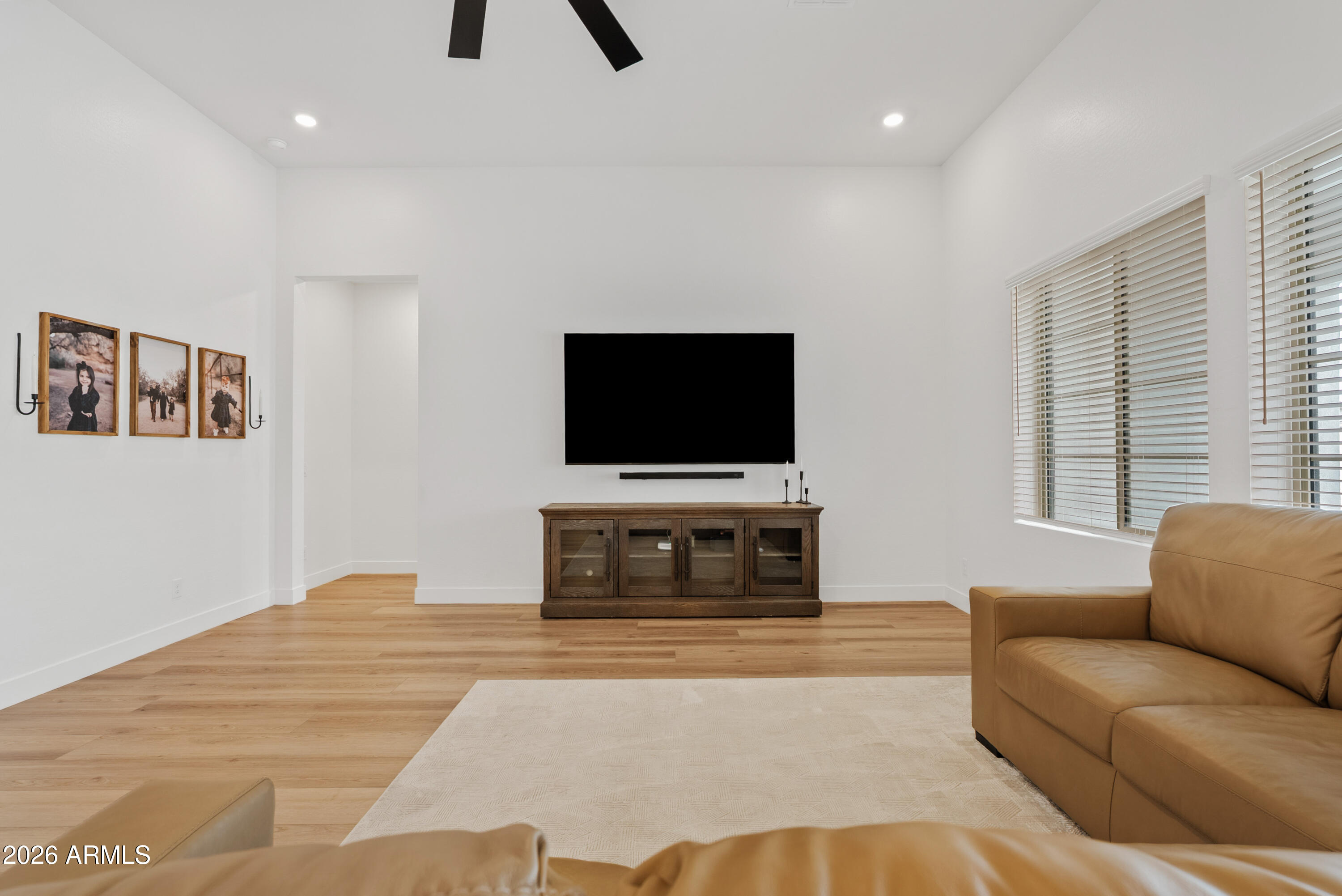 22668 E TWIN ACRES Drive