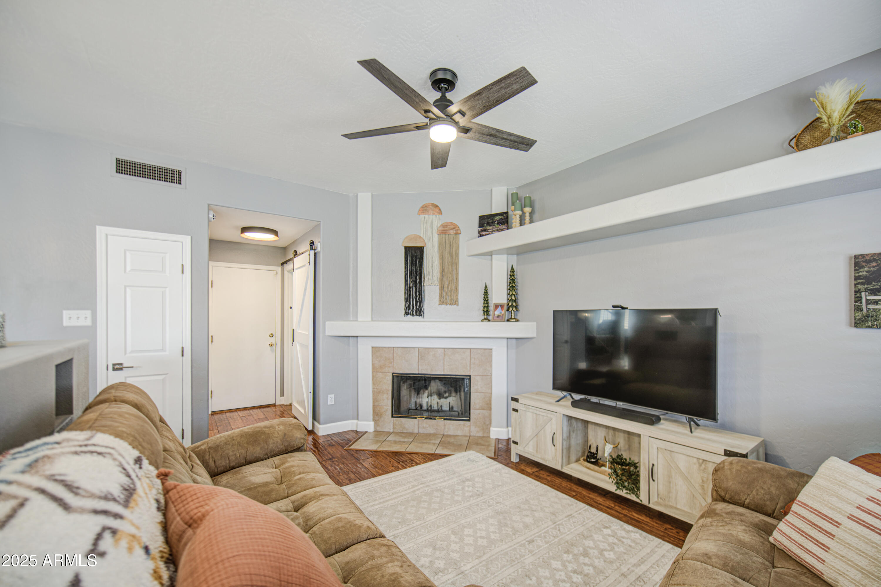 515 S APACHE Drive