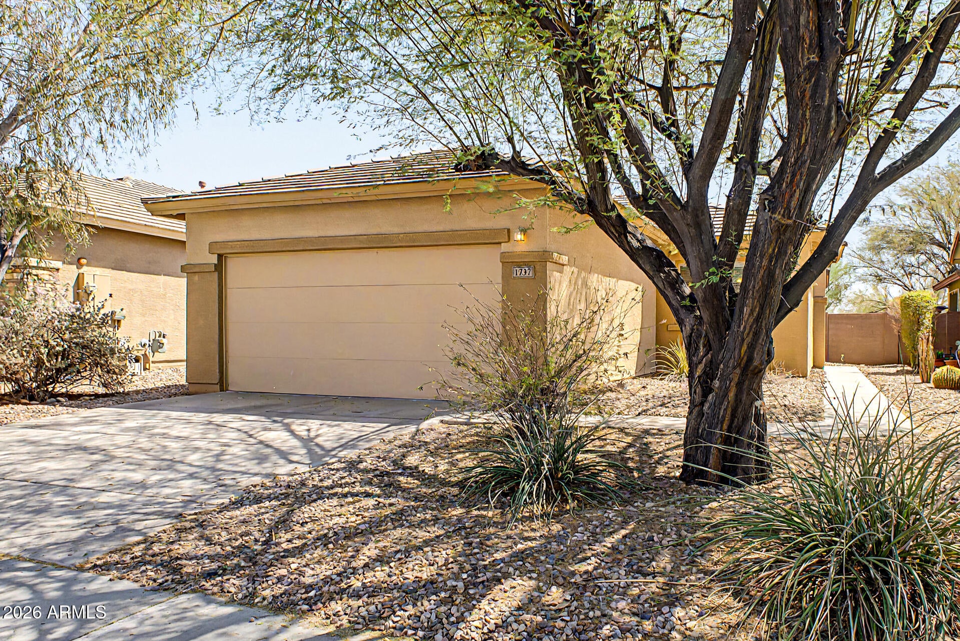 1737 W MORSE Drive