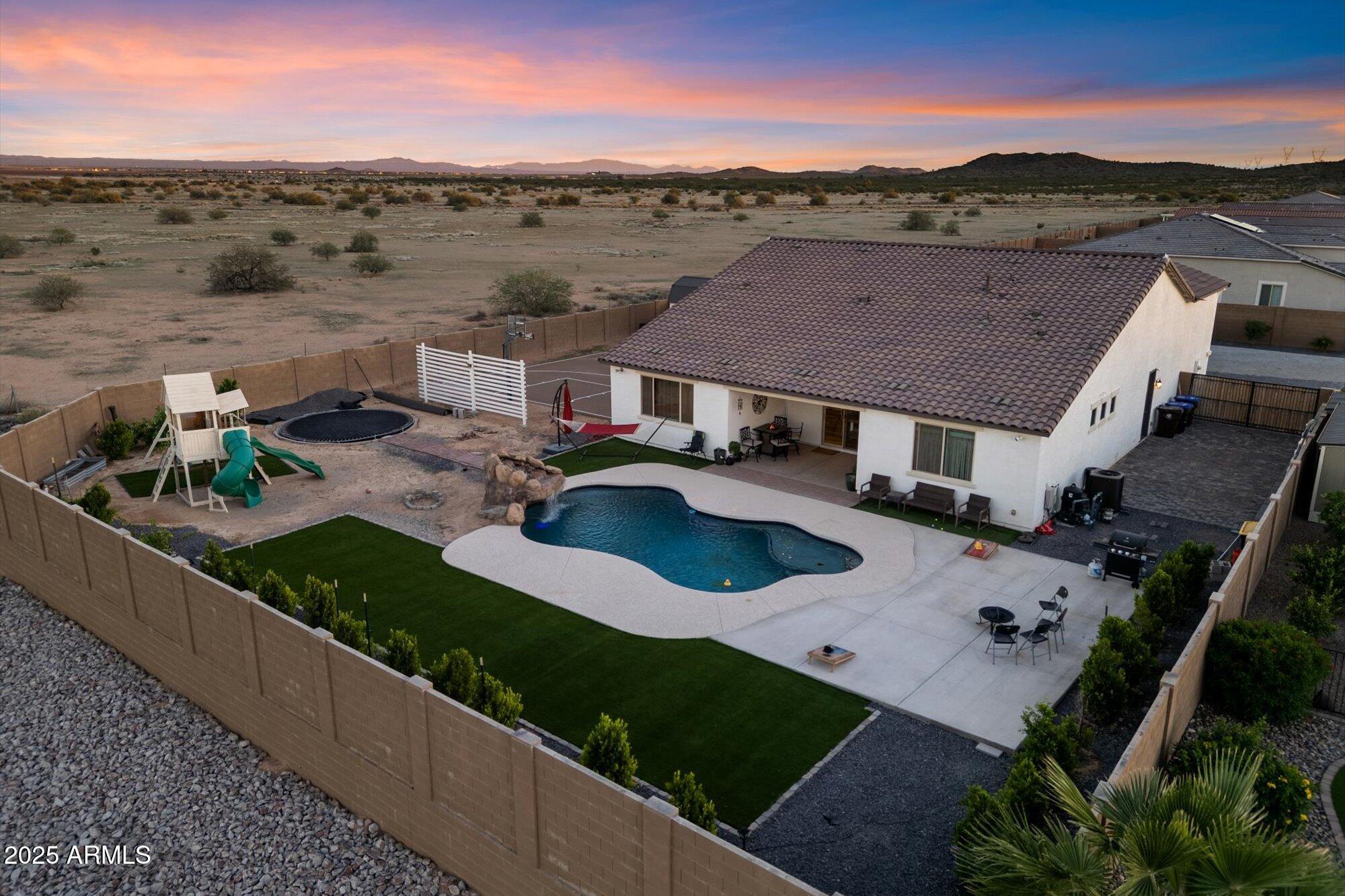 27835 N Hibiscus Lane