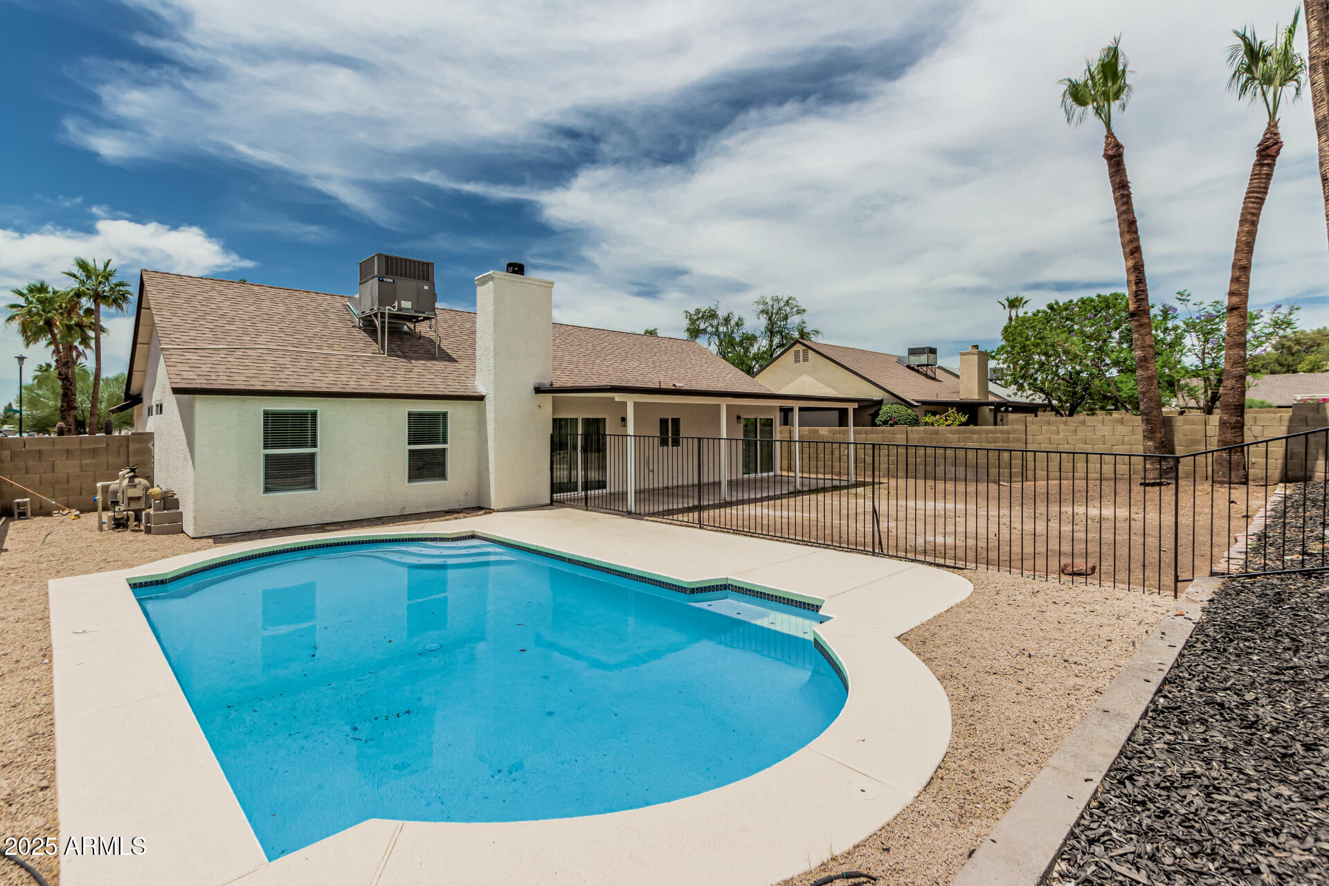 11021 N 55TH Drive