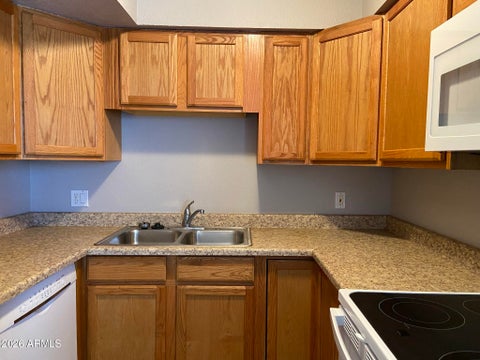Property photo of 2693 E Oakleaf Drive, Tempe, AZ 85288