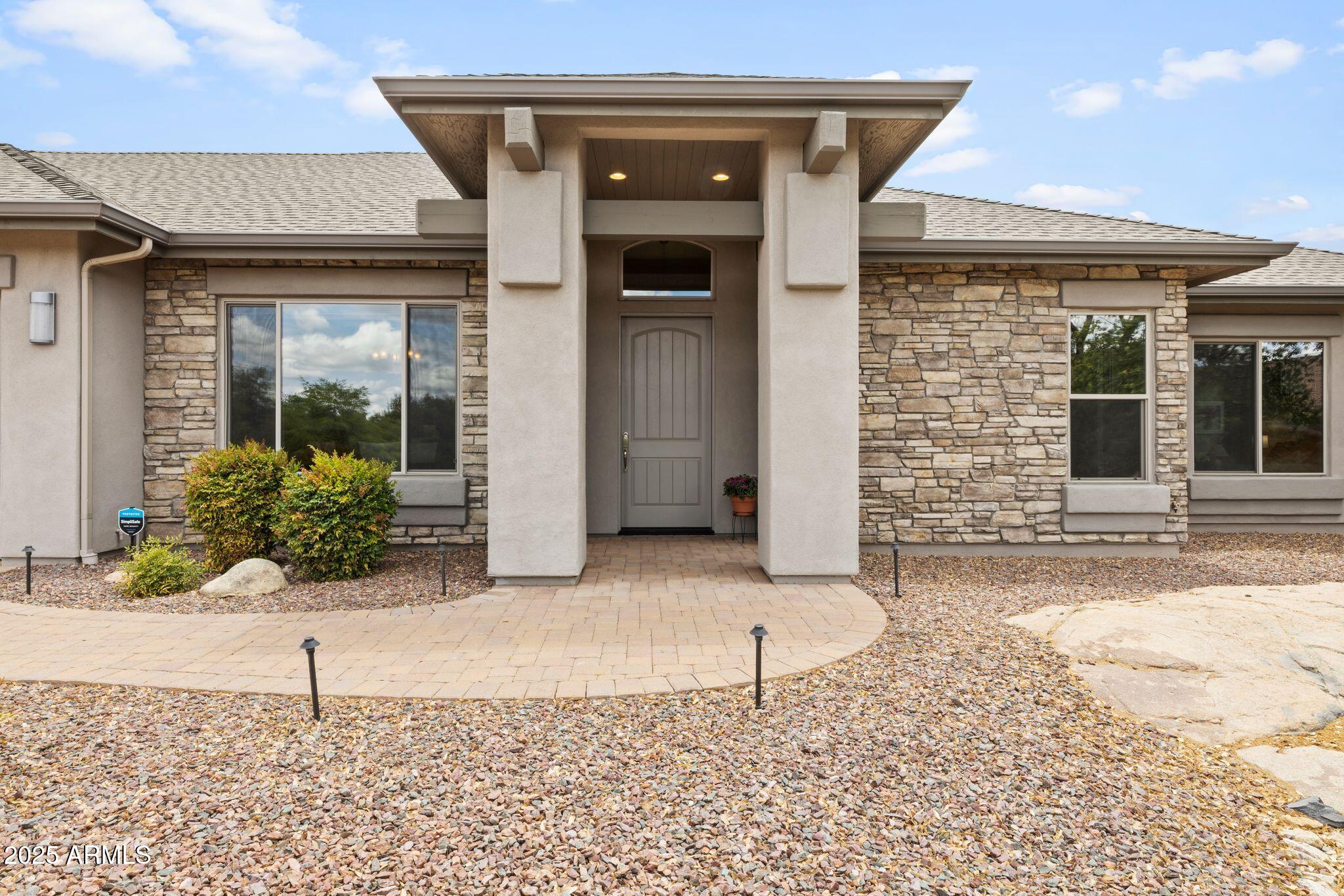 1385 Ridgewood Drive