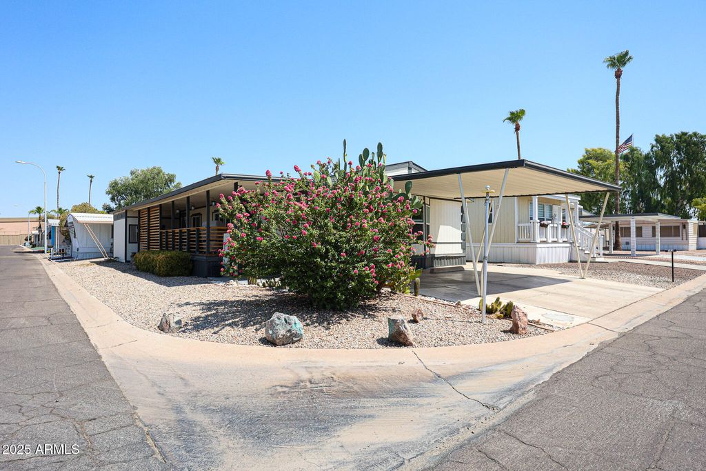 Photo of 2401 W Southern Avenue #311, Tempe, AZ 85282 (MLS # 6904673)