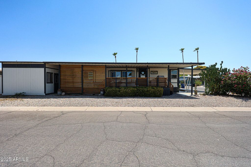 Photo of 2401 W Southern Avenue #311, Tempe, AZ 85282 (MLS # 6904673)