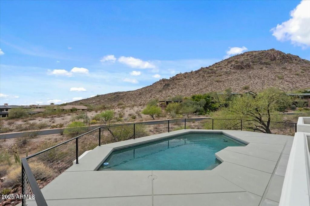 listing image 64