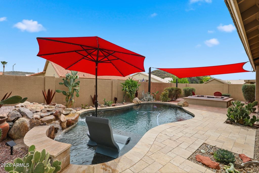 Photo of 6123 W Fallen Leaf Lane, Glendale, AZ 85310 (MLS # 7020323)
