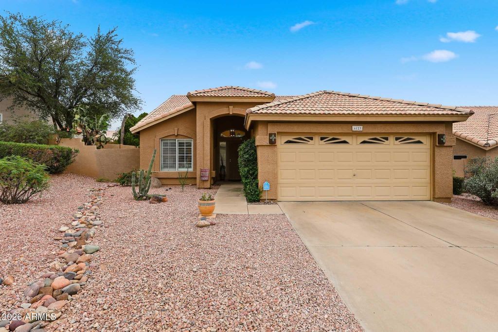 Photo of 6123 W Fallen Leaf Lane, Glendale, AZ 85310 (MLS # 7020323)