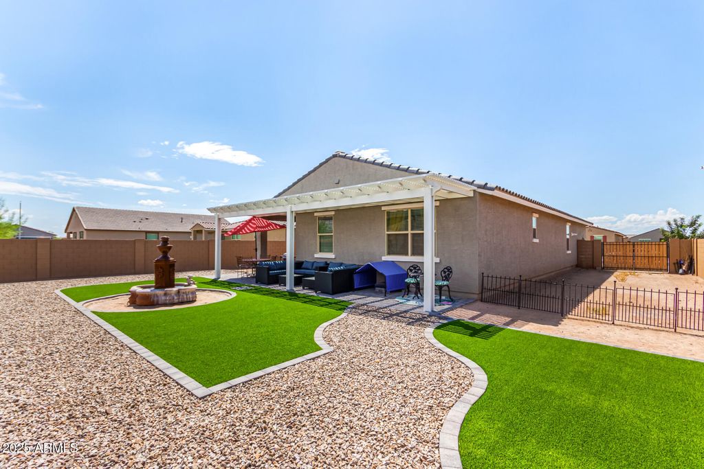 Photo of 348 S San Antonia Lane, Casa Grande, AZ 85194 (MLS # 6947752)