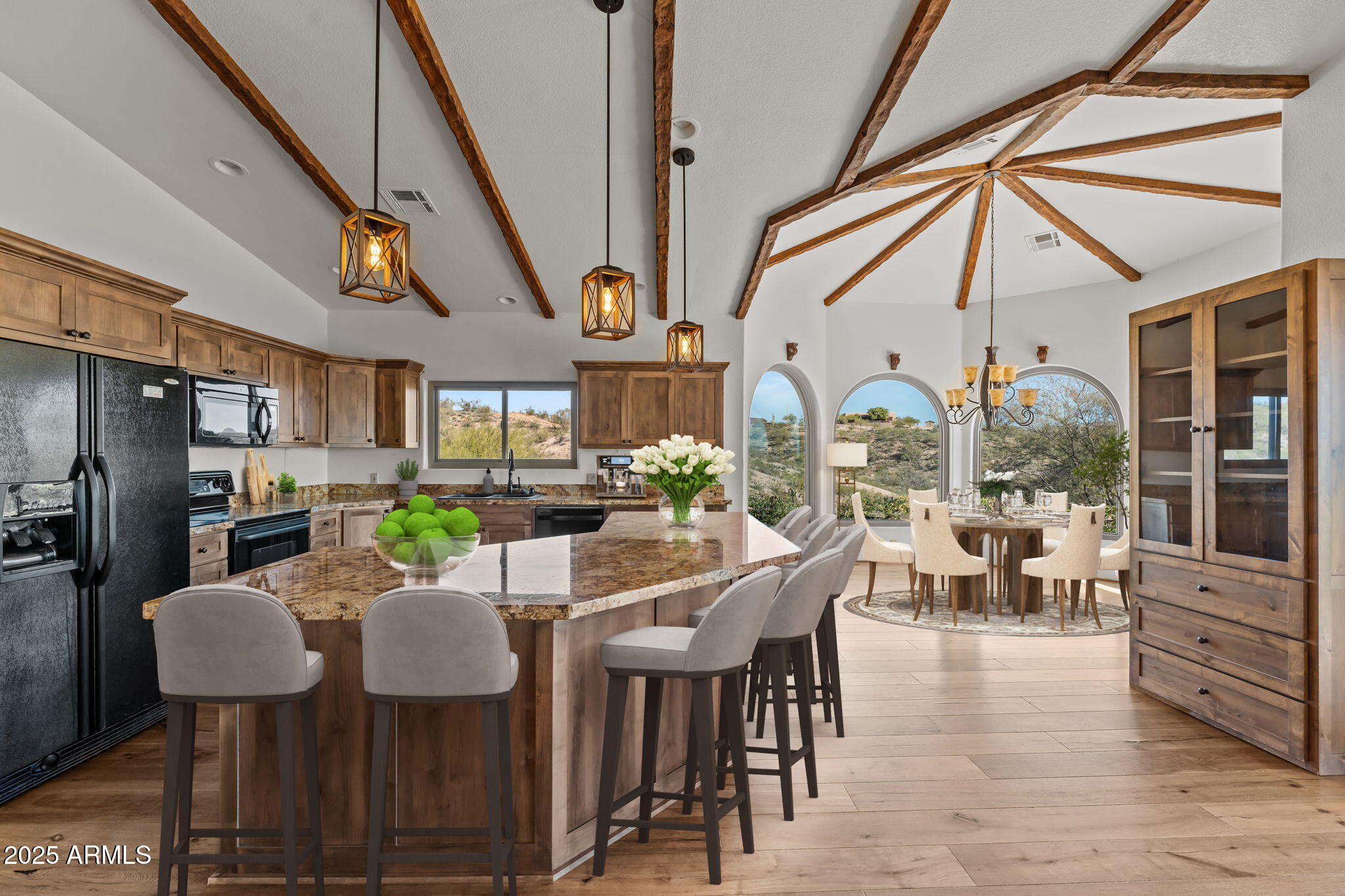 1526 W CHEROKEE Lane