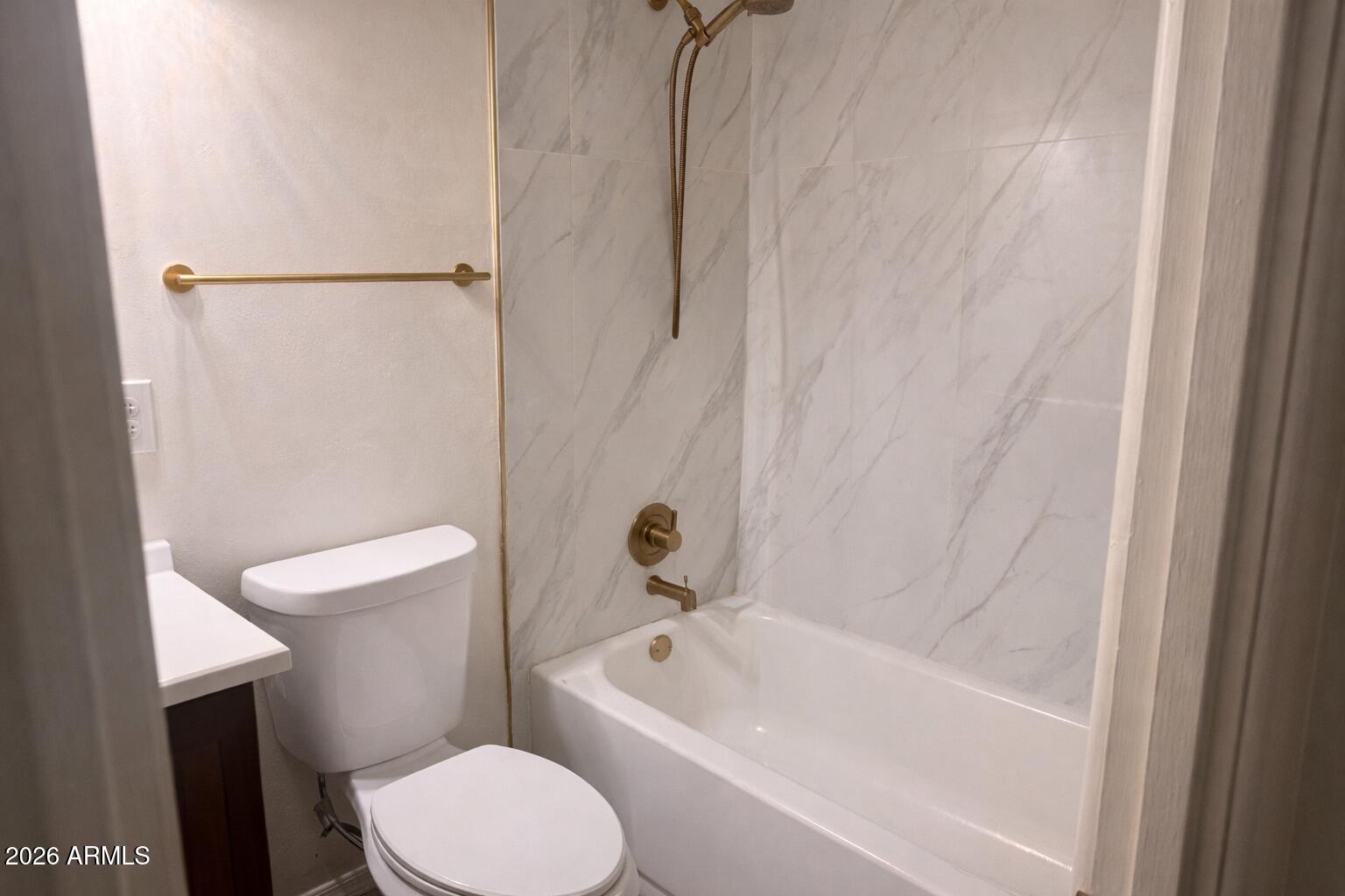 1918 W Colter Street