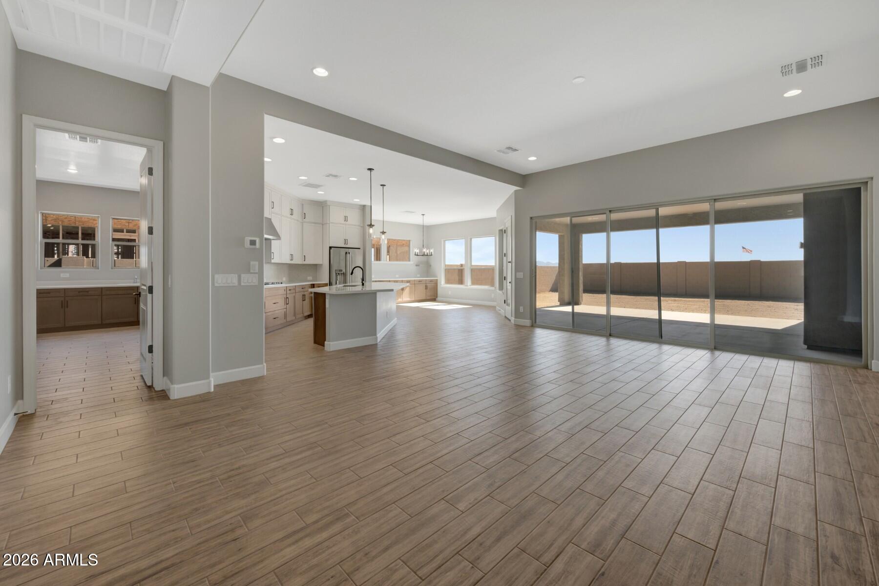 18921 W LAWRENCE Road