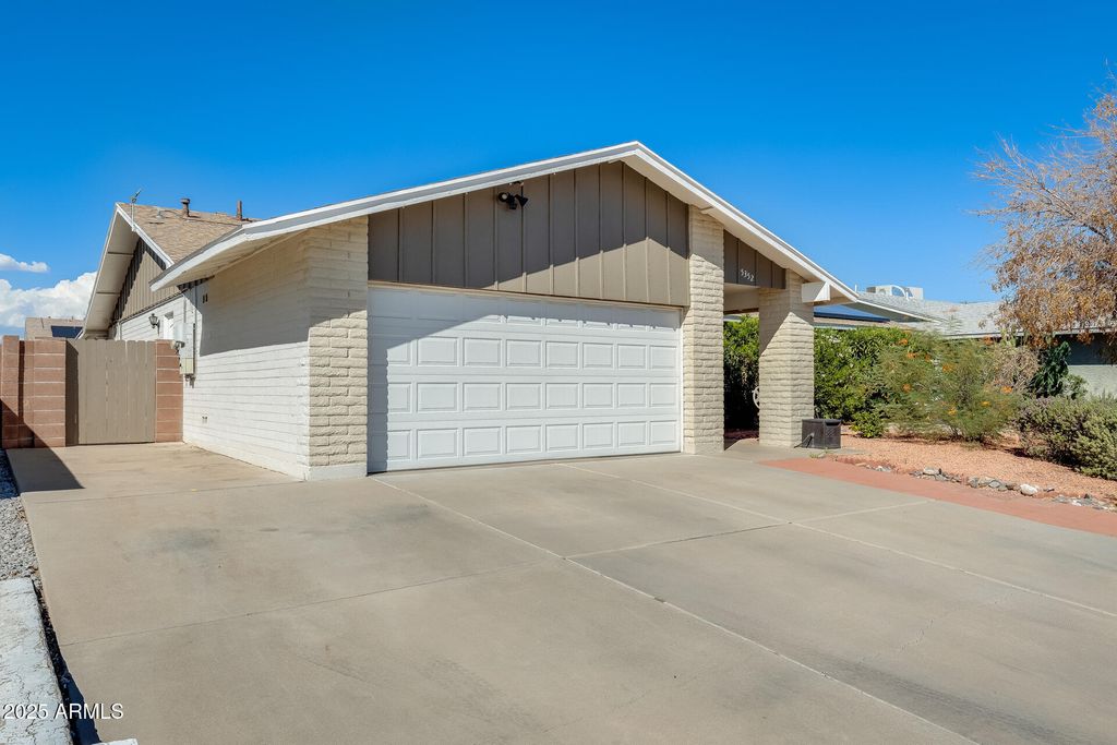 Photo of 5352 W Port Au Prince Lane, Glendale, AZ 85306 (MLS # 6922067)