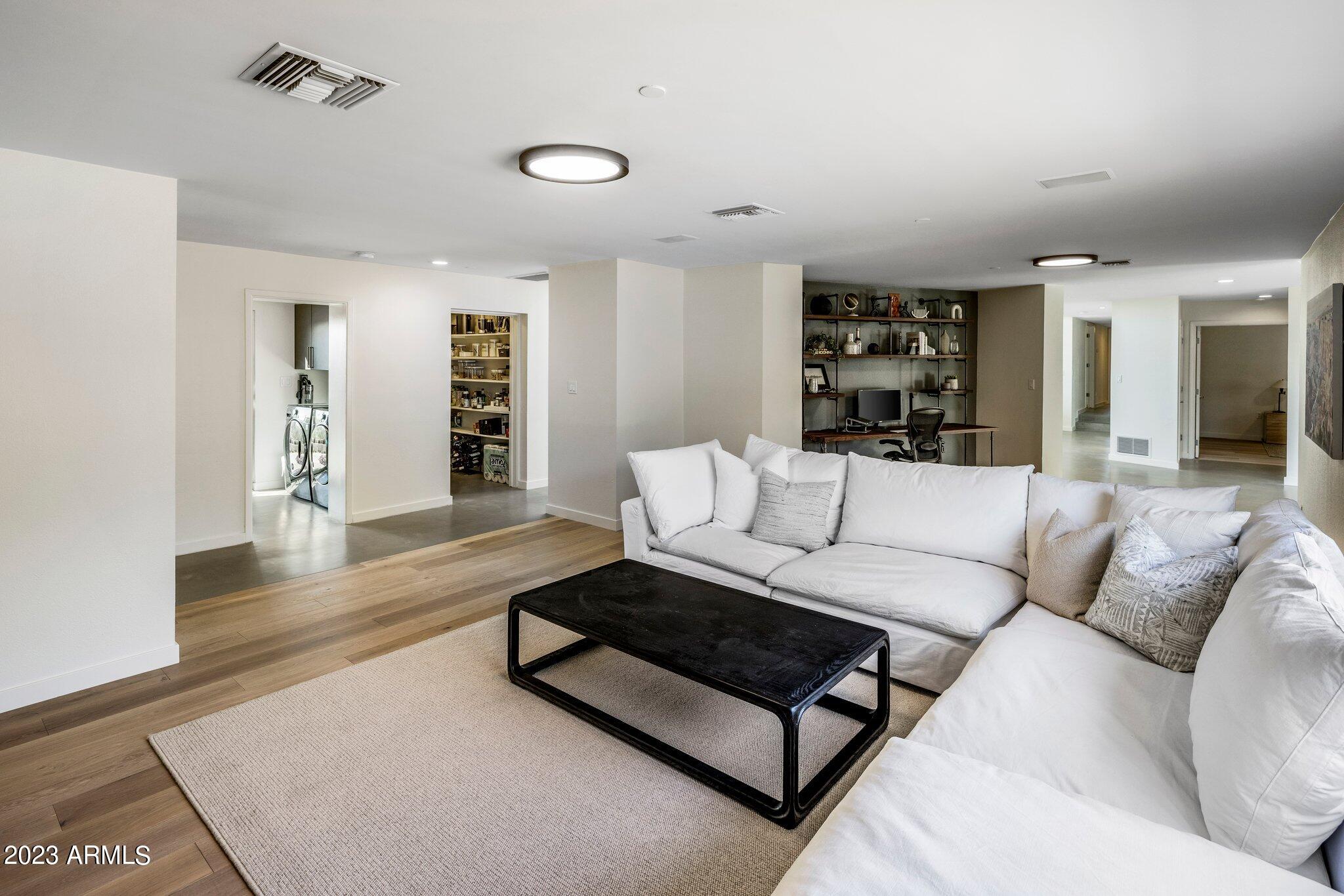 CAMELBACK FOOTHILLS - Residential