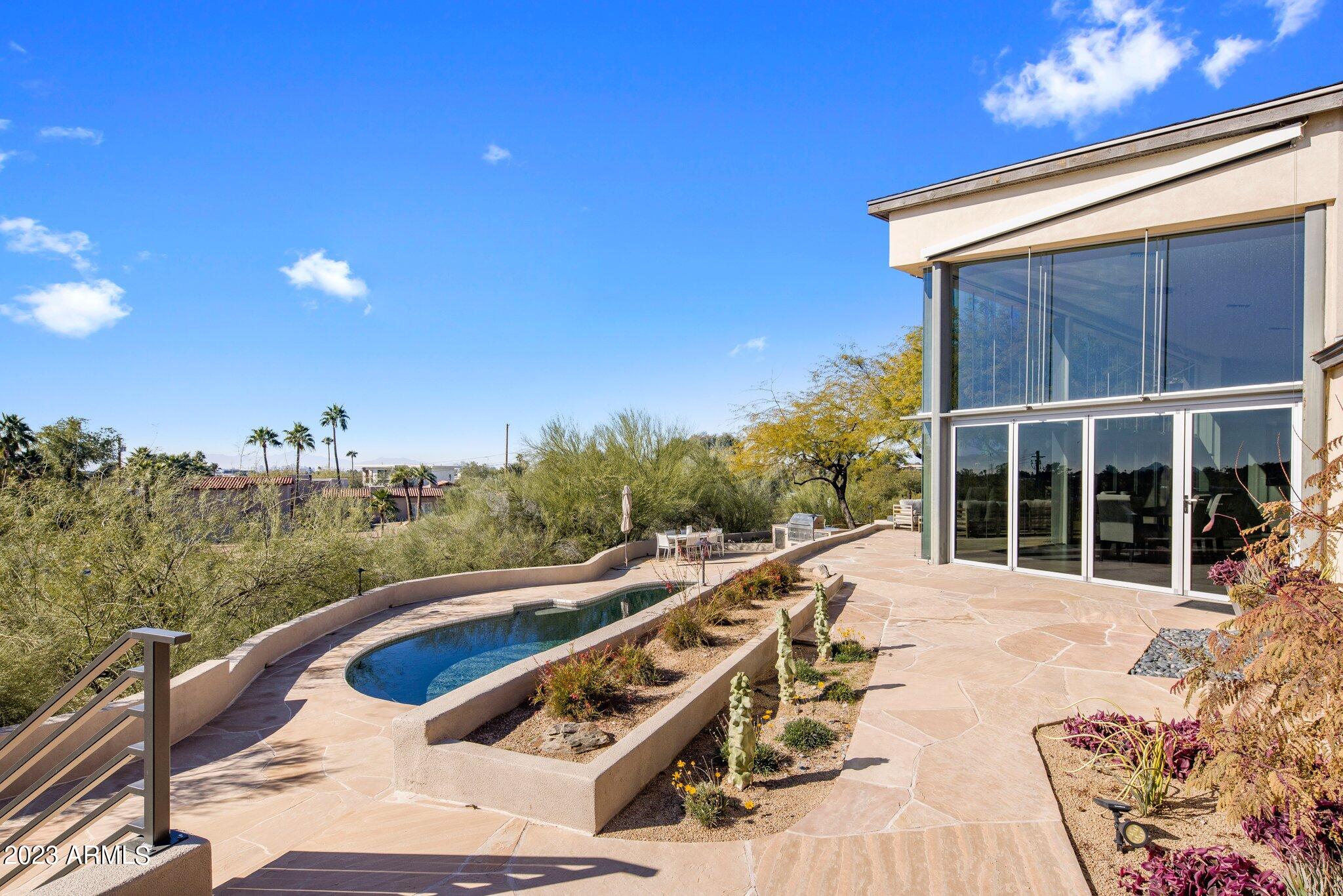 CAMELBACK FOOTHILLS - Residential
