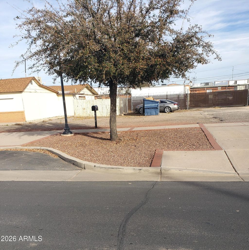 Photo of 8450 W Washington Street, Peoria, AZ 85345 (MLS # 6991011)