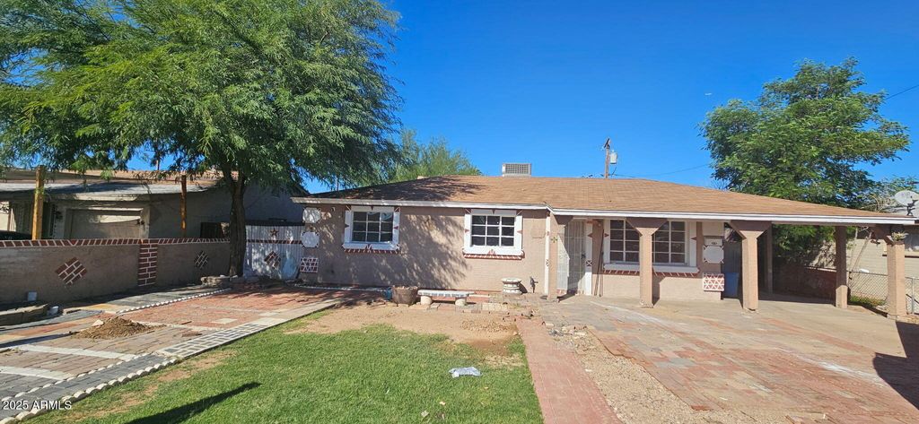 Photo of 4634 W Weldon Avenue, Phoenix, AZ 85031 (MLS # 6944449)