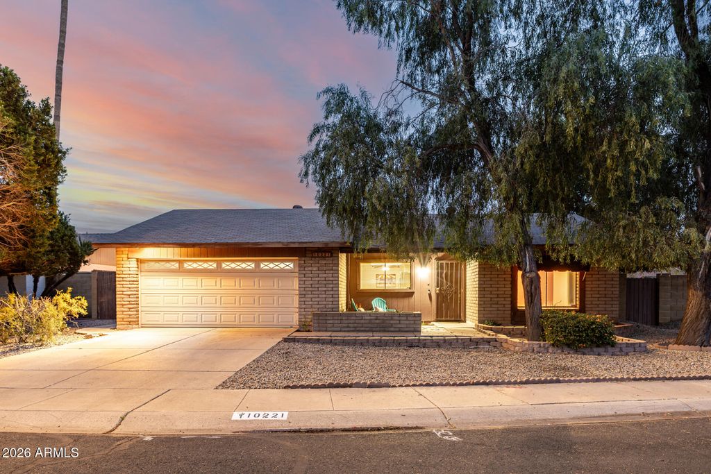 Photo of 10221 N 52nd Avenue, Glendale, AZ 85302 (MLS # 6984049)