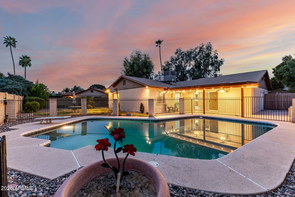 Photo of 10221 N 52nd Avenue, Glendale, AZ 85302 (MLS # 6984049)