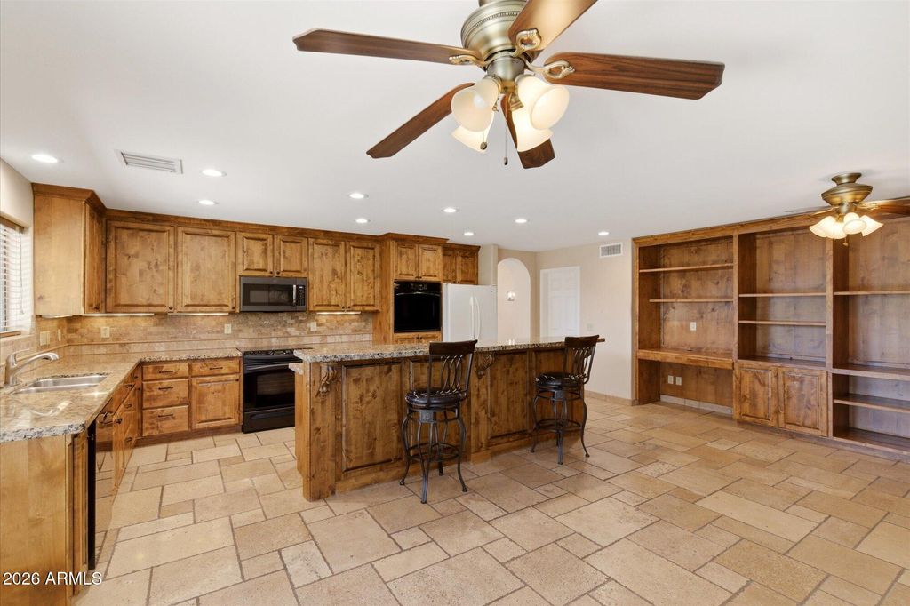 Photo of 801 E Aire Libre Avenue, Phoenix, AZ 85022 (MLS # 7000347)