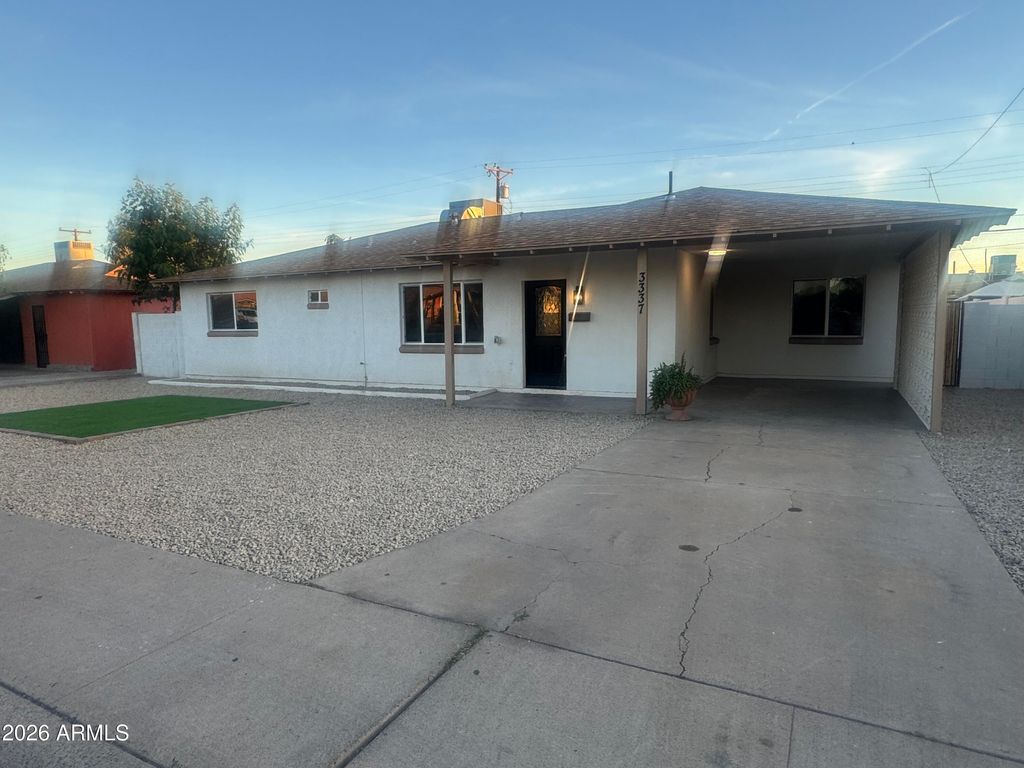 Photo of 3337 W Ocotillo Road, Phoenix, AZ 85017 (MLS # 6976517)