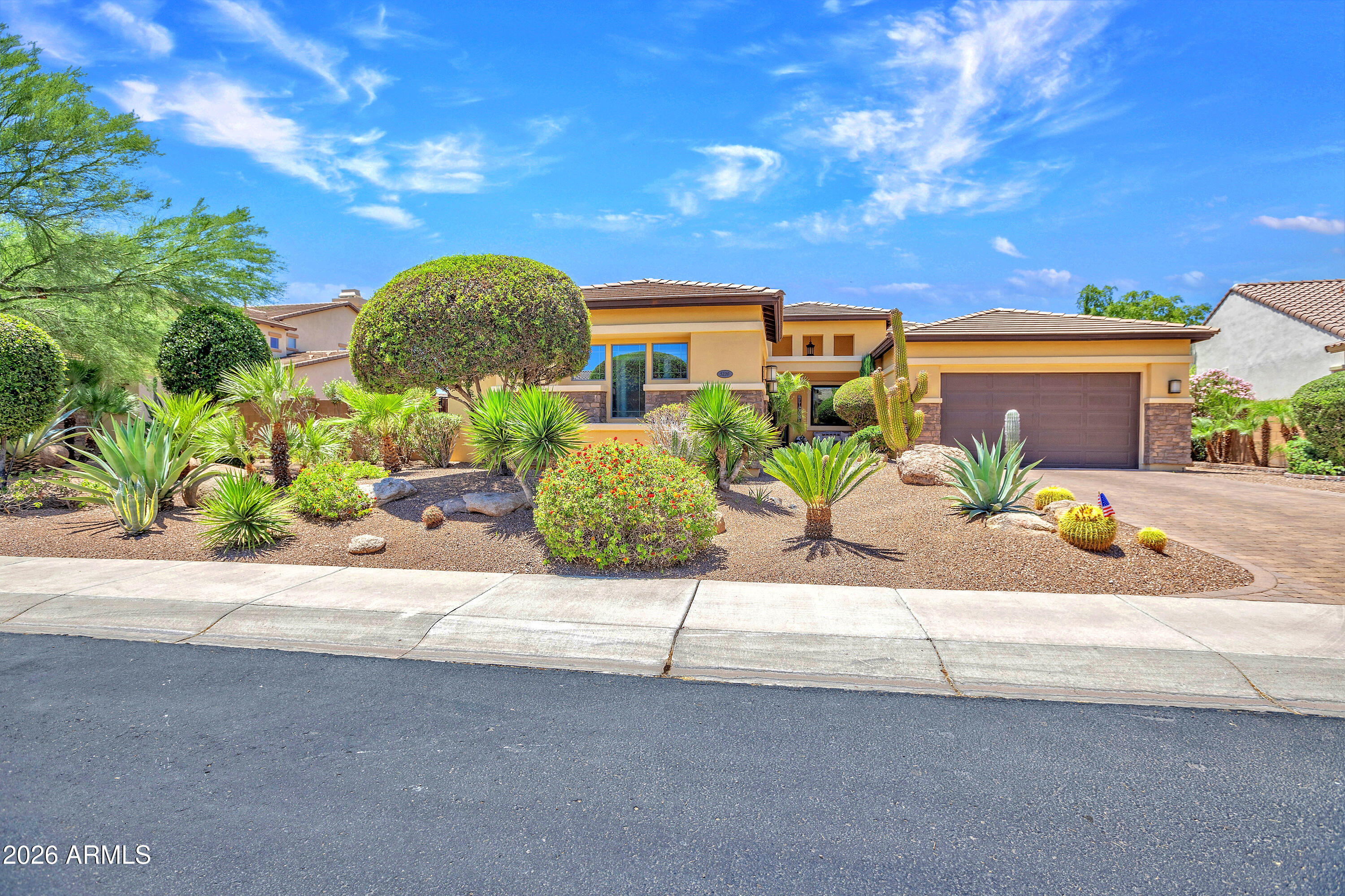 5220 E BARWICK Drive