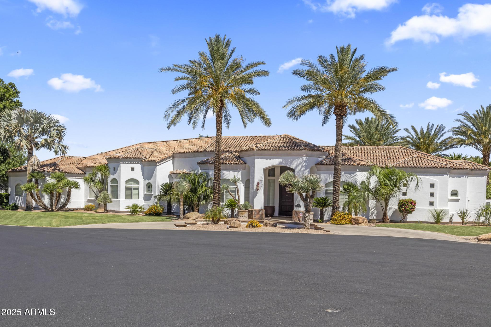 2222 N Val Vista Drive 3