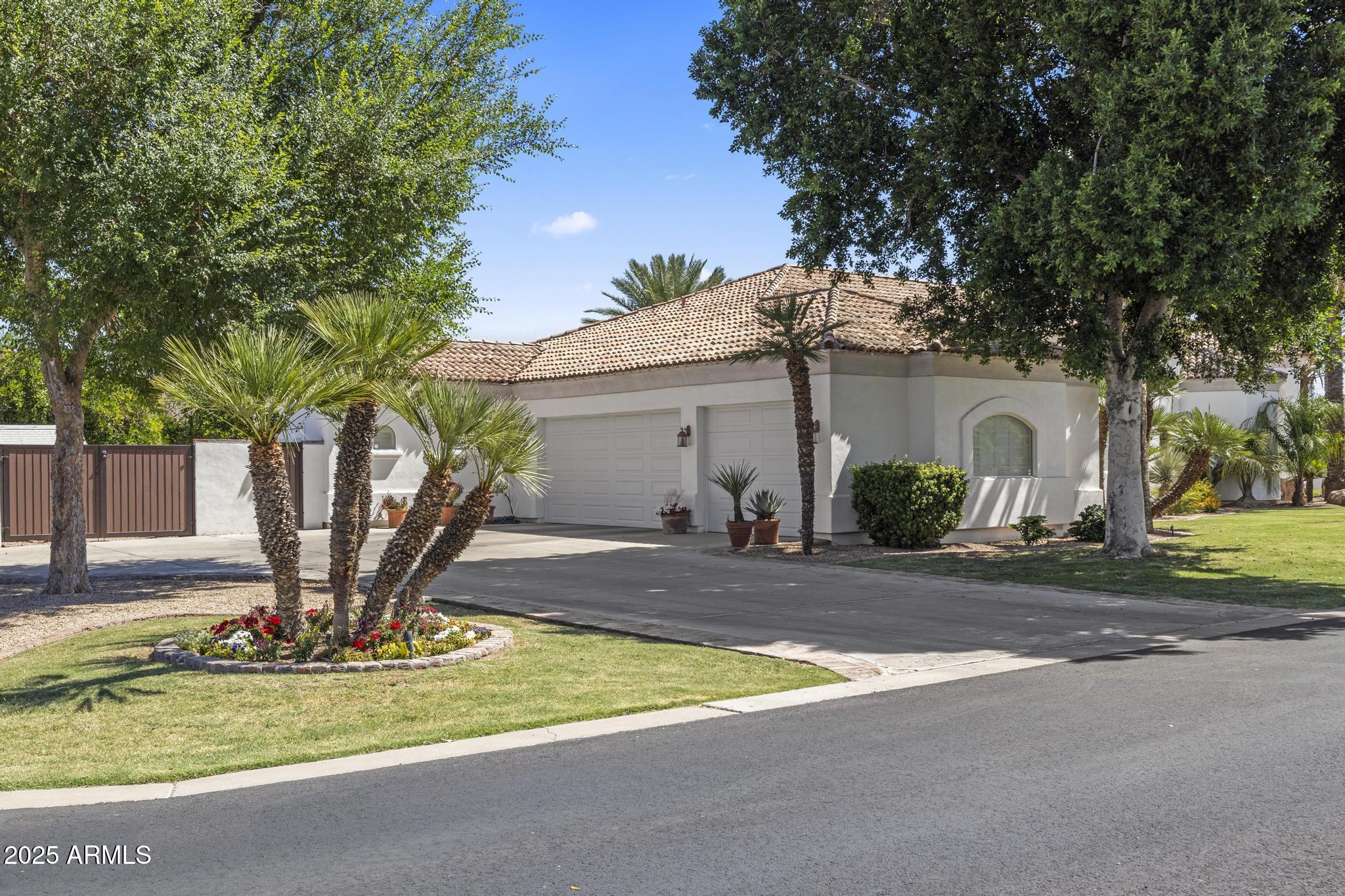 2222 N Val Vista Drive 3