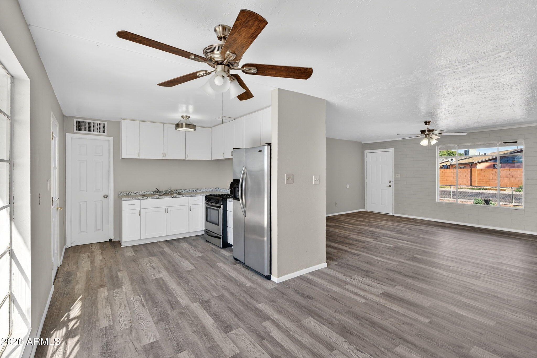 5505 W WHITTON Avenue