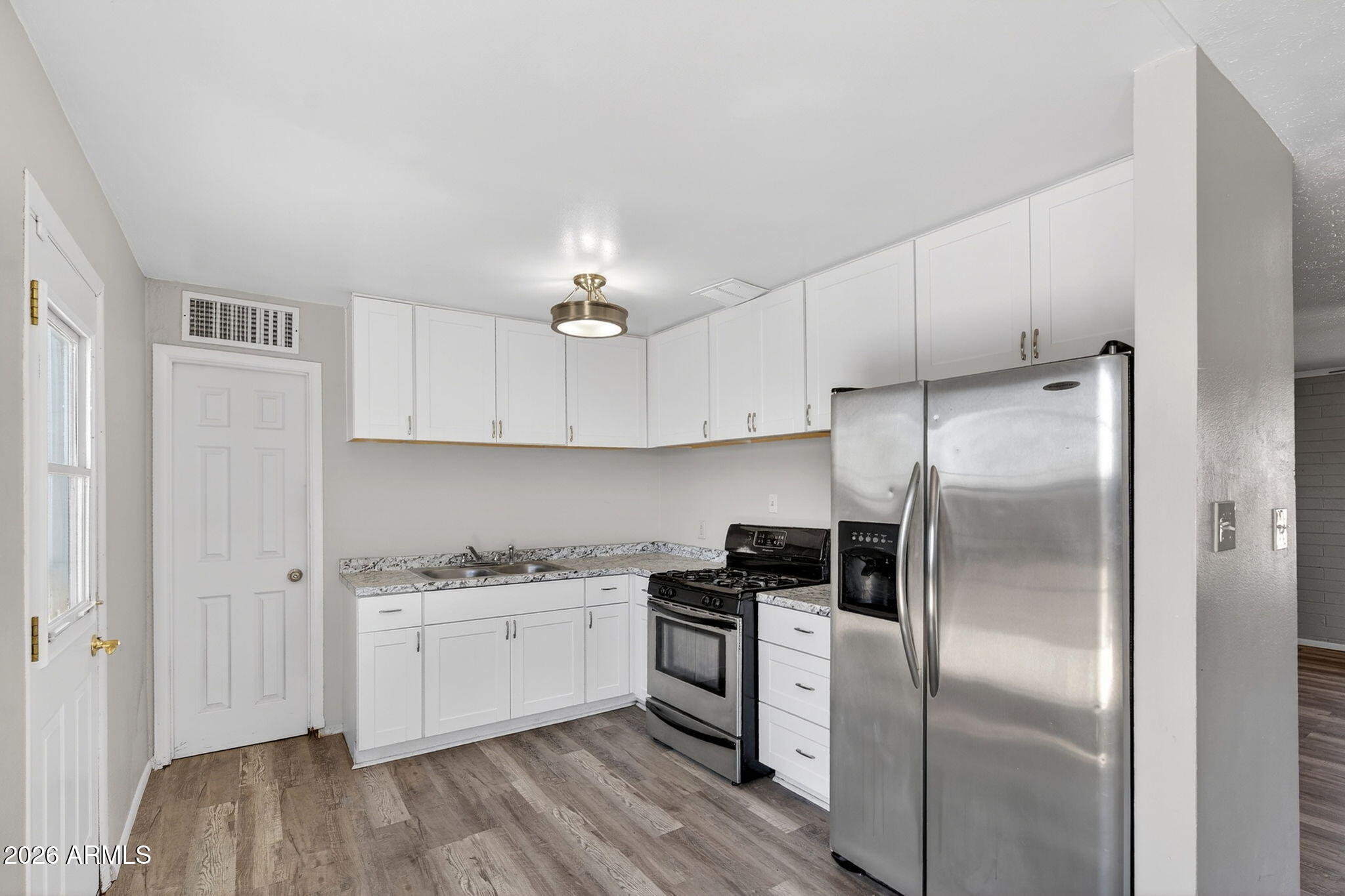 5505 W WHITTON Avenue