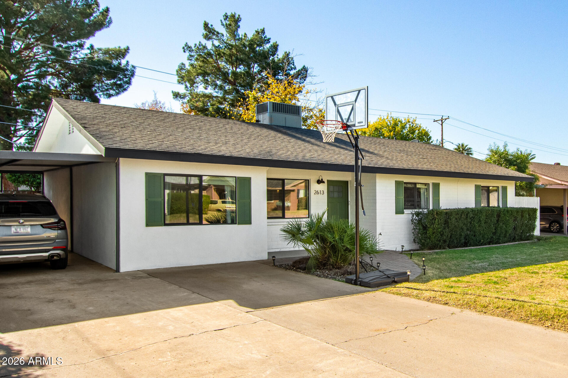 2613 E PIERSON Street