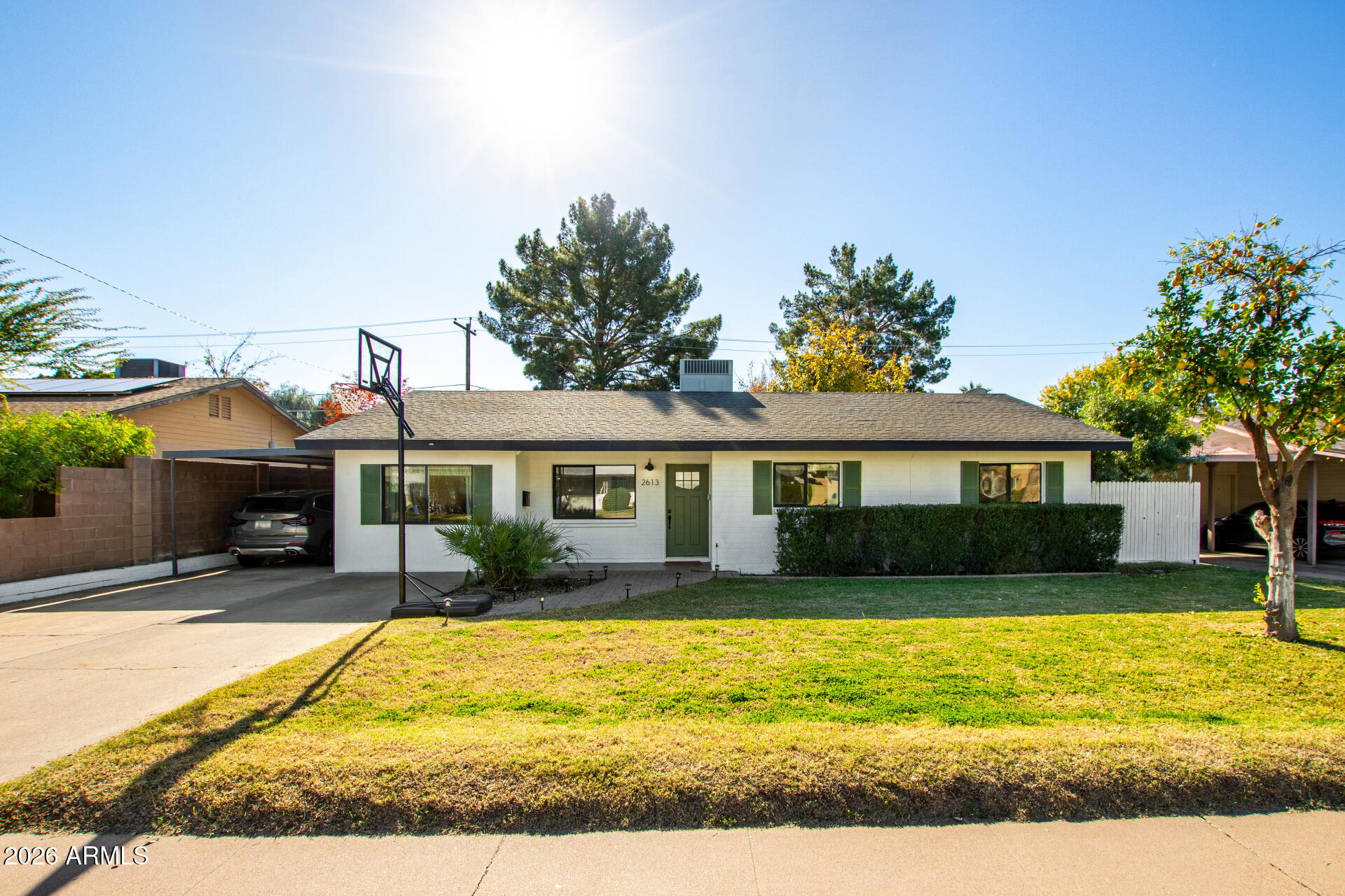 2613 E PIERSON Street