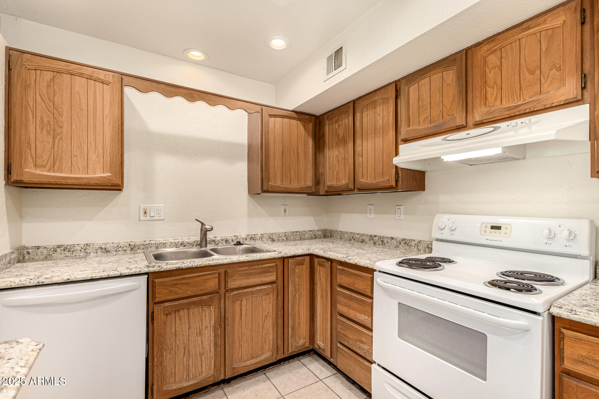 MARYLAND MANOR CONDOS PHASE 3 AMD UNIT 65-93 - Residential
