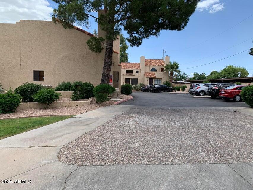 1025 E HIGHLAND Avenue 32