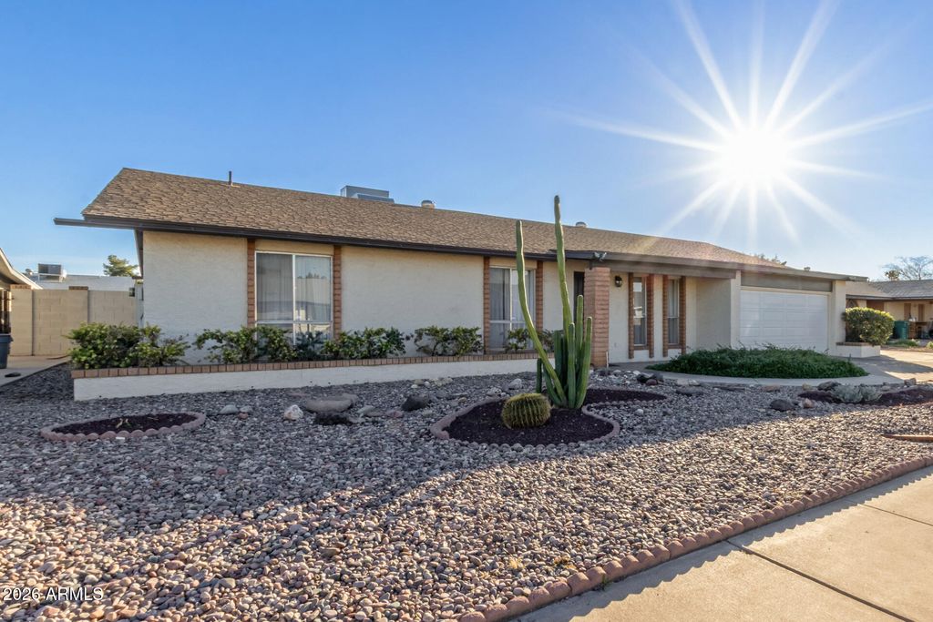 Photo of 1051 E Glade Avenue, Mesa, AZ 85204 (MLS # 6975822)
